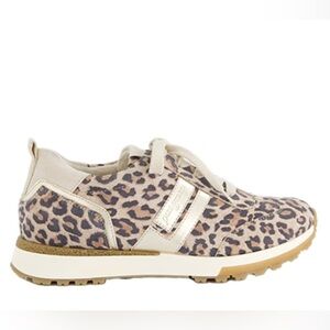Brown suede leather Sneaker. Leopard print. Never Worn, in Box. US Sizes